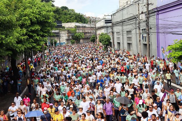 300 mil pessoas devem percorrer, aproximadamente, 8km durante a Caminhada Penitencial da Arquidiocese de Salvador