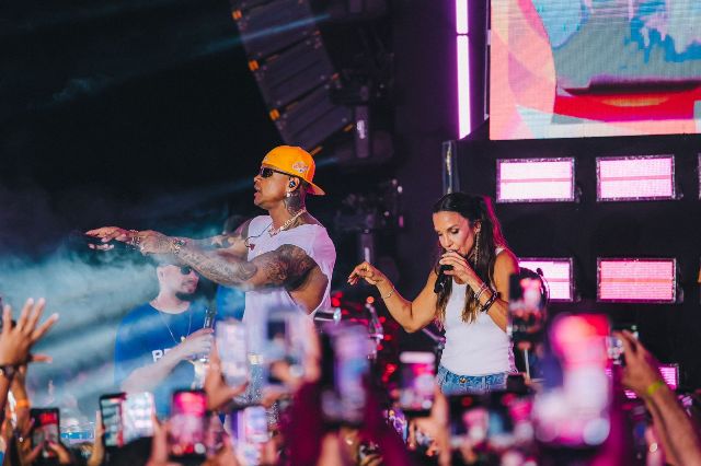 Léo Santana celebra sucesso do PaGGodin em Salvador com ingressos esgotados