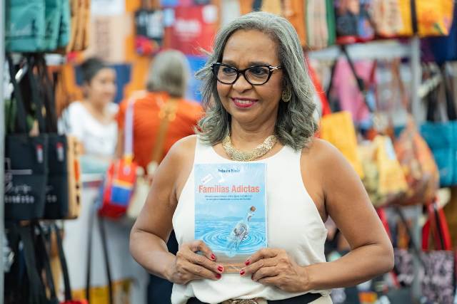 Autora baiana Antonia Maria participa da Feira do Livro de Buenos Aires em mesa sobre escrita e resistência, neste domingo (03)