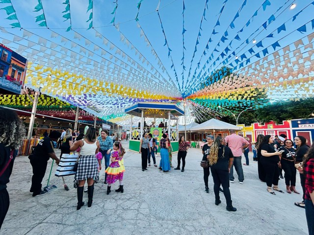 ARRAIÁ FOLIA DA FAMÍLIA ABRE AS PORTAS AO PÚBLICO PELA PRIMEIRA VEZ EM 25 ANOS