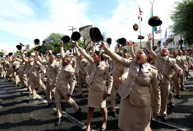 Formatura de 1.441 novos policiais militares e entrega de equipamentos fortalecem segurança pública na Bahia