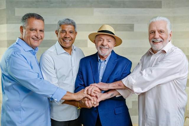 Jerônimo abre campanha na Colina Sagrada, em Salvador, e faz primeiro grande comício em Irecê