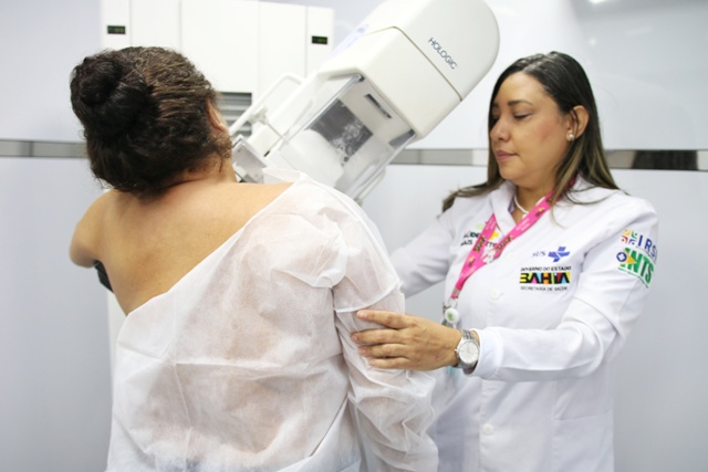 Outubro Rosa: Sesab mantém agendamentos para mamografias e consultas em Salvador