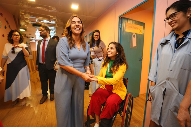 Secretária Roberta Santana recebe ministra dos Direitos Humanos para conhecer rede de cuidado à pessoa com deficiência na Bahia