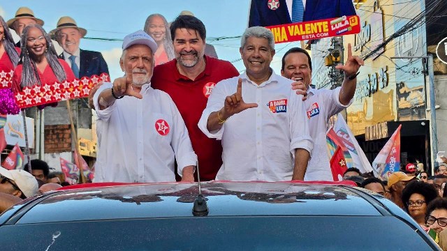 Jerônimo faz caminhada em Salvador e intensifica mobilização por Lula na Bahia