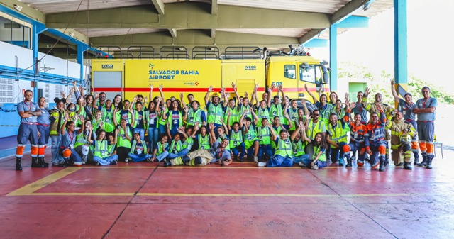 Salvador Bahia Airport abre as portas para 50 estudantes da rede pública e leva lições de segurança operacional à comunidade