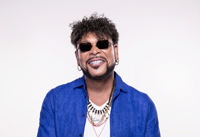 Jau celebra 40 anos de carreira em show especial na Concha Acústica do TCA